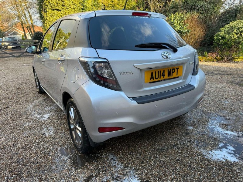 TOYOTA YARIS