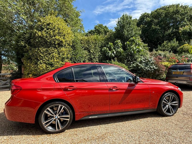 BMW 3 SERIES