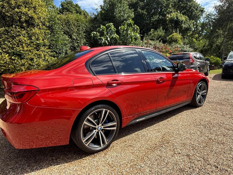 BMW 3 SERIES