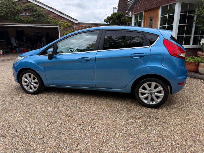 FORD FIESTA